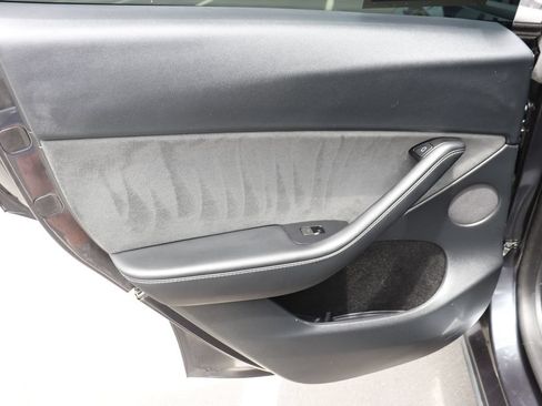 Used 2024 Tesla Model Y 2WD image 14
