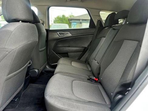 Used 2023 Kia Sportage LX image 18
