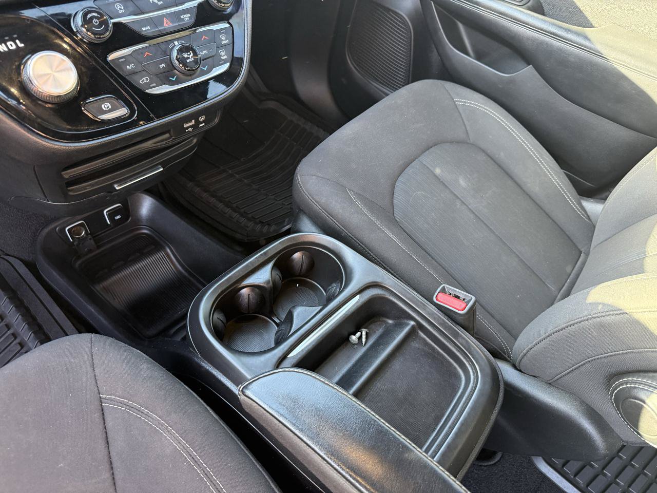 Used 2019 Chrysler Pacifica Touring Plus w/ S Appearance Package FWD image 15