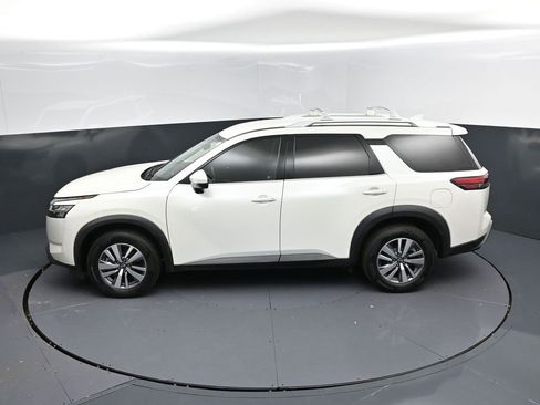 Used 2023 Nissan Pathfinder SL w/ Lighting Package (N92) image 36