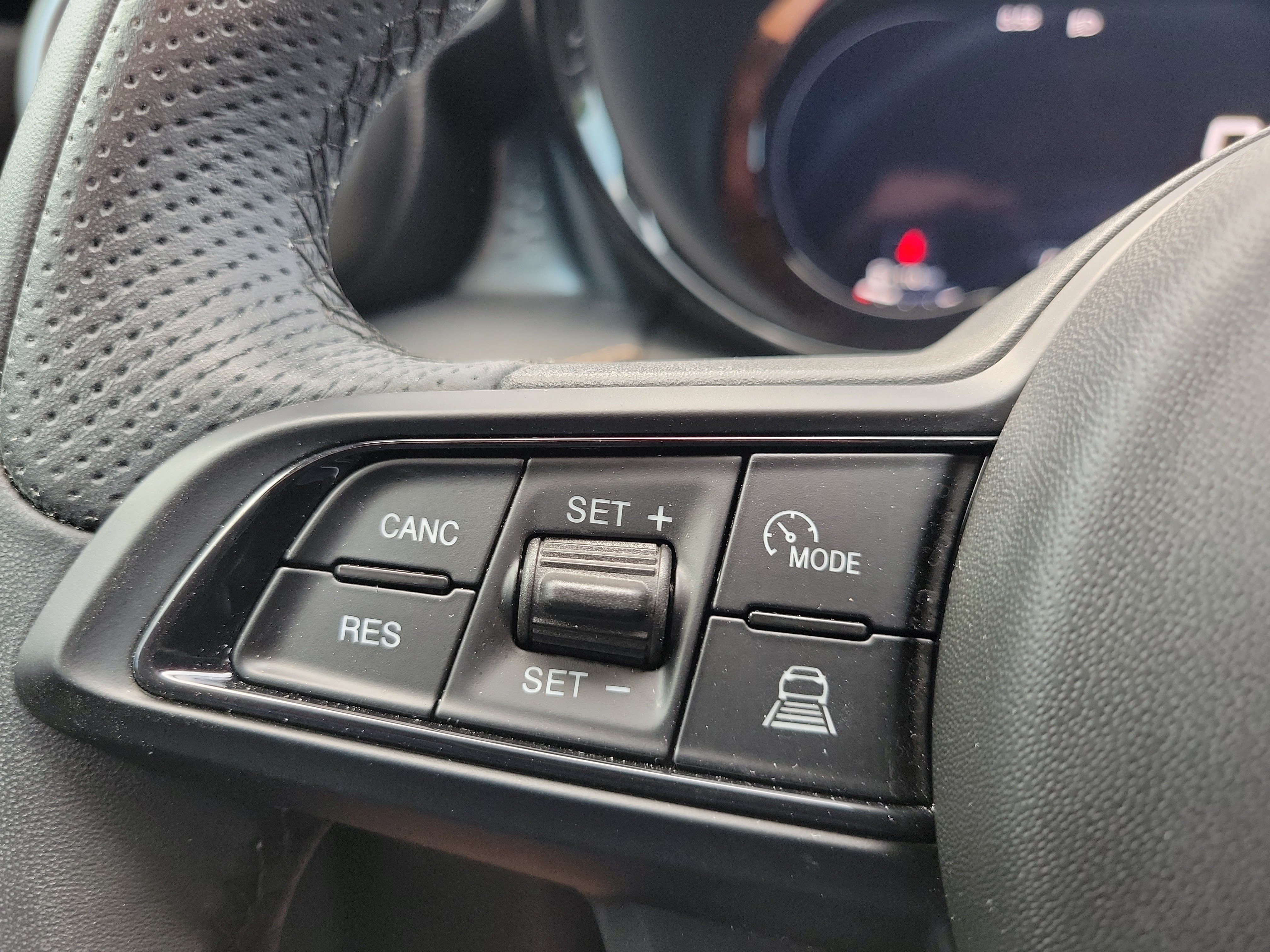 Used 2025 Alfa Romeo Tonale AWD/4WD image 17