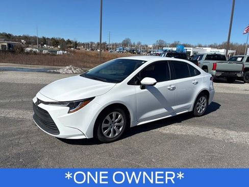 Used 2023 Toyota Corolla LE image 5