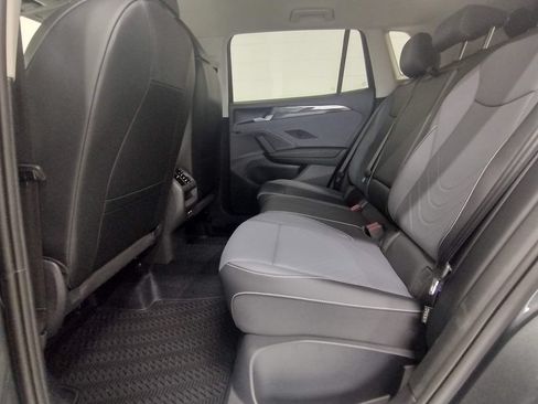 New 2026 Volkswagen Tiguan SE AWD/4WD image 34
