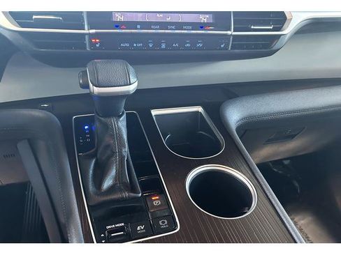 Used 2024 Toyota Sienna XLE image 19