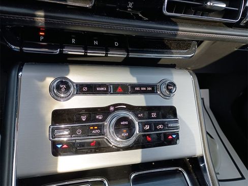 Used 2024 Lincoln Aviator Premiere w/ Premium Package image 22