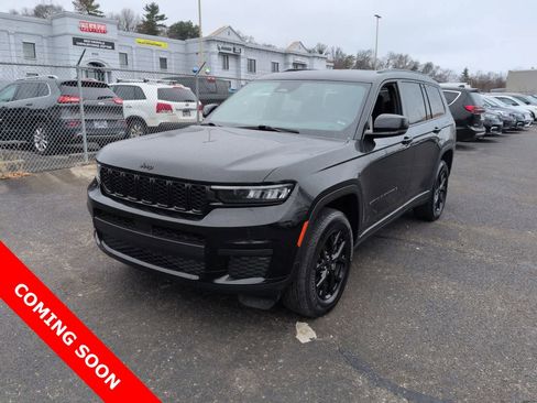 Certified 2024 Jeep Grand Cherokee L Laredo image 4