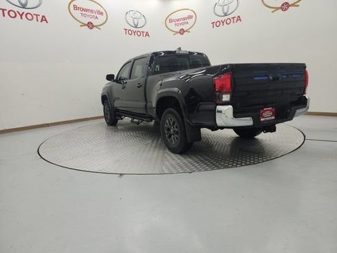 Used 2022 Toyota Tacoma SR5 RWD image 6