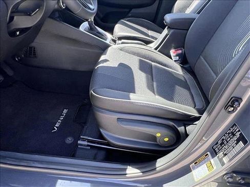 New 2025 Hyundai Venue Limited image 4