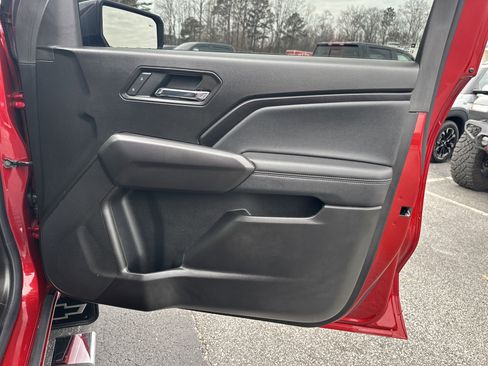 Certified 2025 Chevrolet Colorado LT w/ LT Convenience Package image 15