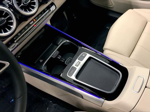 Used 2025 Mercedes-Benz GLB 250 image 26