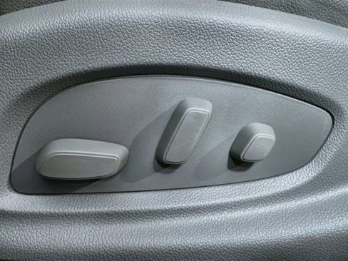 Used 2019 Chevrolet Impala LS FWD image 17