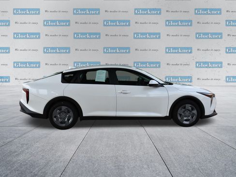 Used 2025 Kia K4 LX FWD image 4