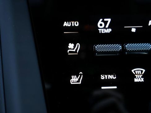 New 2026 Porsche Macan 4 Electric image 27