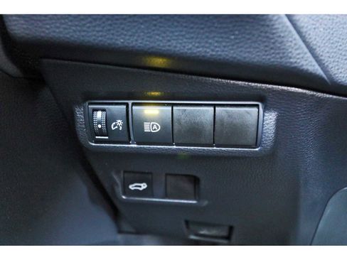 Used 2024 Toyota Corolla Cross XLE image 18