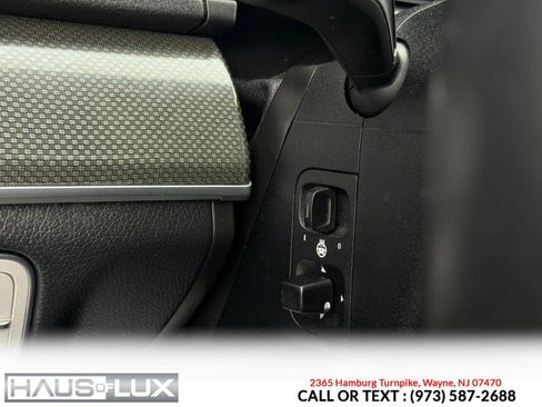 Used 2021 Mercedes-Benz GLE 350 4MATIC w/ AMG Line Exterior image 38