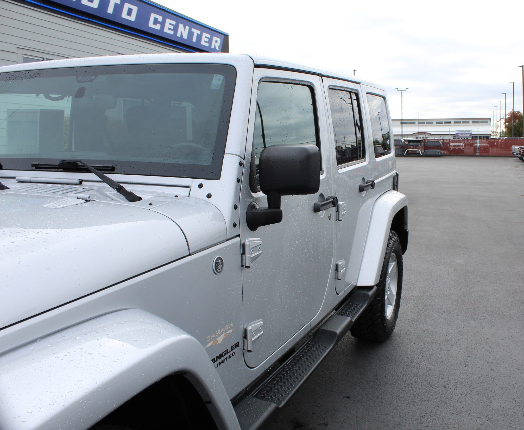 Used 2012 Jeep Wrangler Unlimited Sahara w/ Connectivity Group AWD/4WD image 12