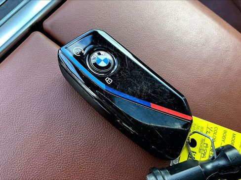 Certified 2025 BMW X7 M60i image 14