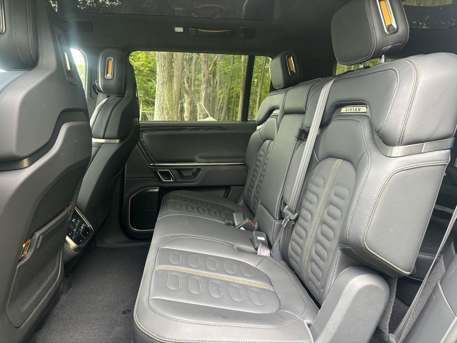 Used 2022 Rivian R1S Launch Edition Quad AWD/4WD image 32