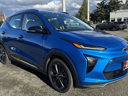 Used 2022 Chevrolet Bolt EUV Premier w/ Launch Edition image 3