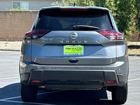 Used 2025 Nissan Rogue S AWD/4WD image 12