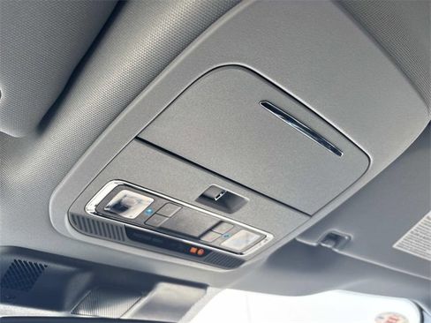 New 2026 Ford F250 Lariat w/ Black Appearance Package image 31