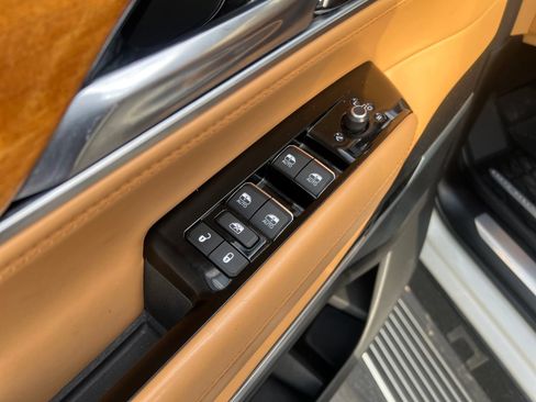 Used 2022 Jeep Grand Wagoneer Series III AWD/4WD image 19