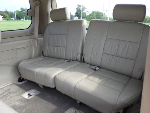Used 2004 Toyota Land Cruiser AWD/4WD image 15