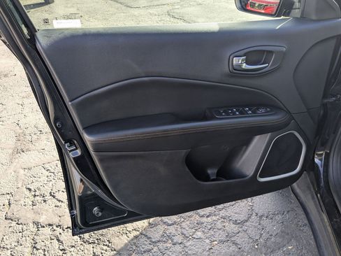 Used 2019 Jeep Compass Limited image 14