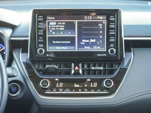 Used 2022 Toyota Corolla Cross XLE image 15