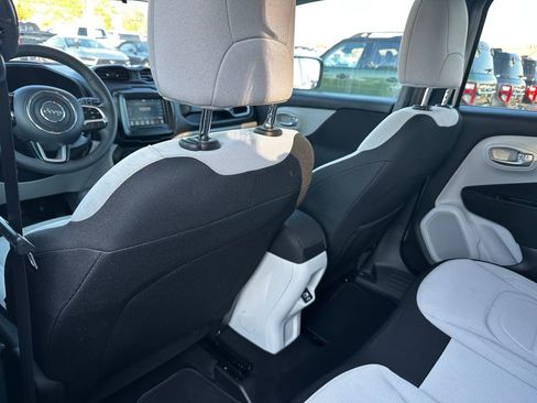 Used 2021 Jeep Renegade Latitude image 48