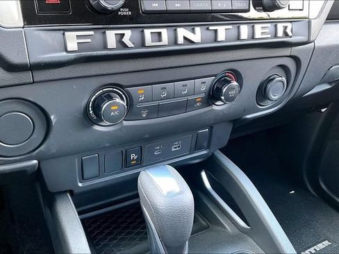 Used 2025 Nissan Frontier SV RWD image 17