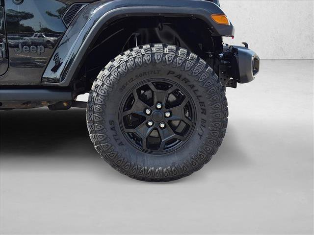 Used 2021 Jeep Gladiator Sport AWD/4WD image 23