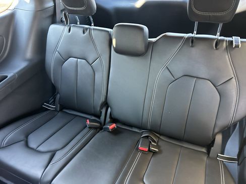 New 2026 Chrysler Voyager LX image 18