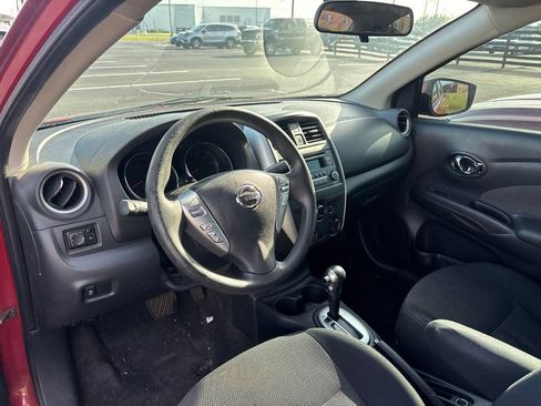 Used 2015 Nissan Versa SV FWD image 11