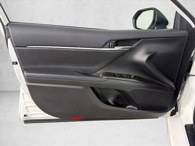 Used 2023 Toyota Camry SE FWD image 10