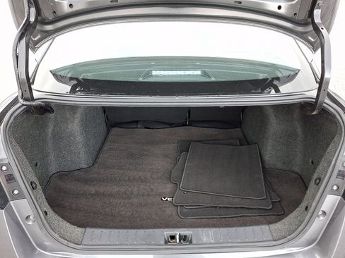 Used 2023 Nissan Versa SV w/ Trunk Package image 28