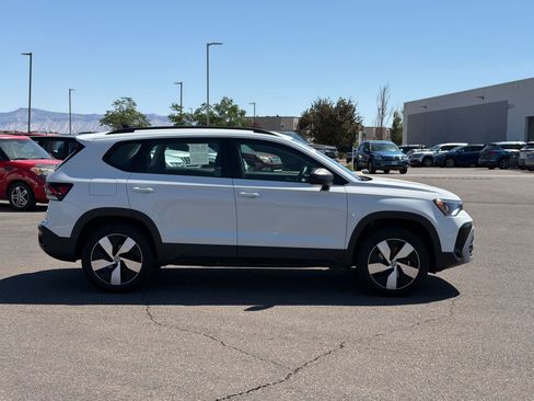 Used 2025 Volkswagen Taos S AWD/4WD image 8