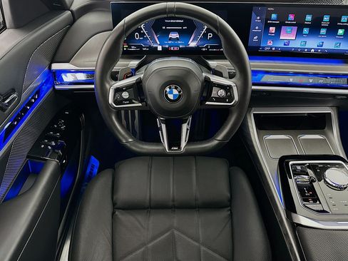 Used 2023 BMW 760i xDrive AWD/4WD image 20