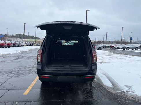 Used 2022 Chevrolet Suburban RST image 11