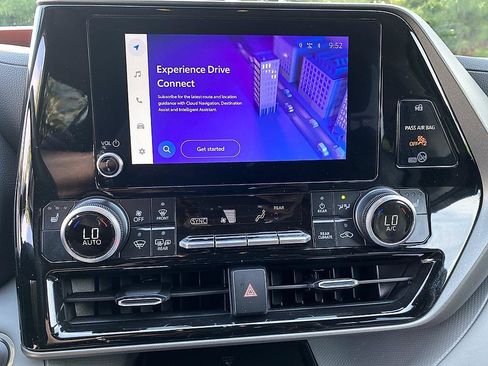 Certified 2025 Toyota Highlander XLE AWD/4WD image 19