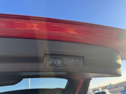 Used 2021 Ford Explorer XLT w/ Equipment Group 202A image 31