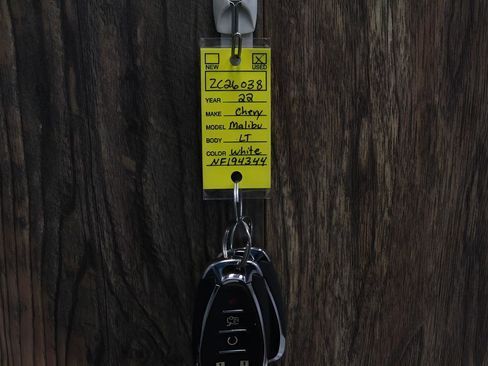 Used 2022 Chevrolet Malibu LT image 34