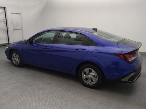 Used 2025 Hyundai Elantra Sport FWD image 3