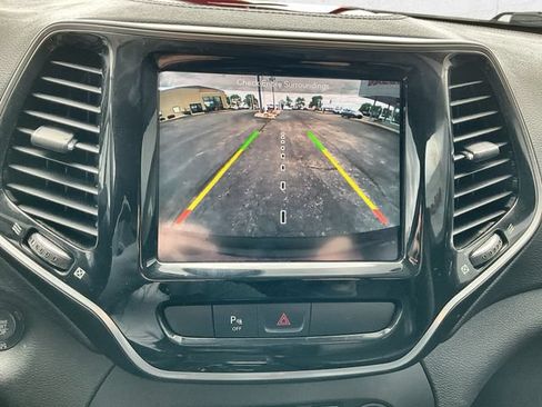Used 2019 Jeep Cherokee Limited AWD/4WD image 15