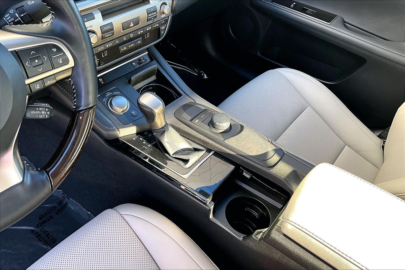 Used 2017 Lexus ES 350 w/ Premium Package FWD image 17