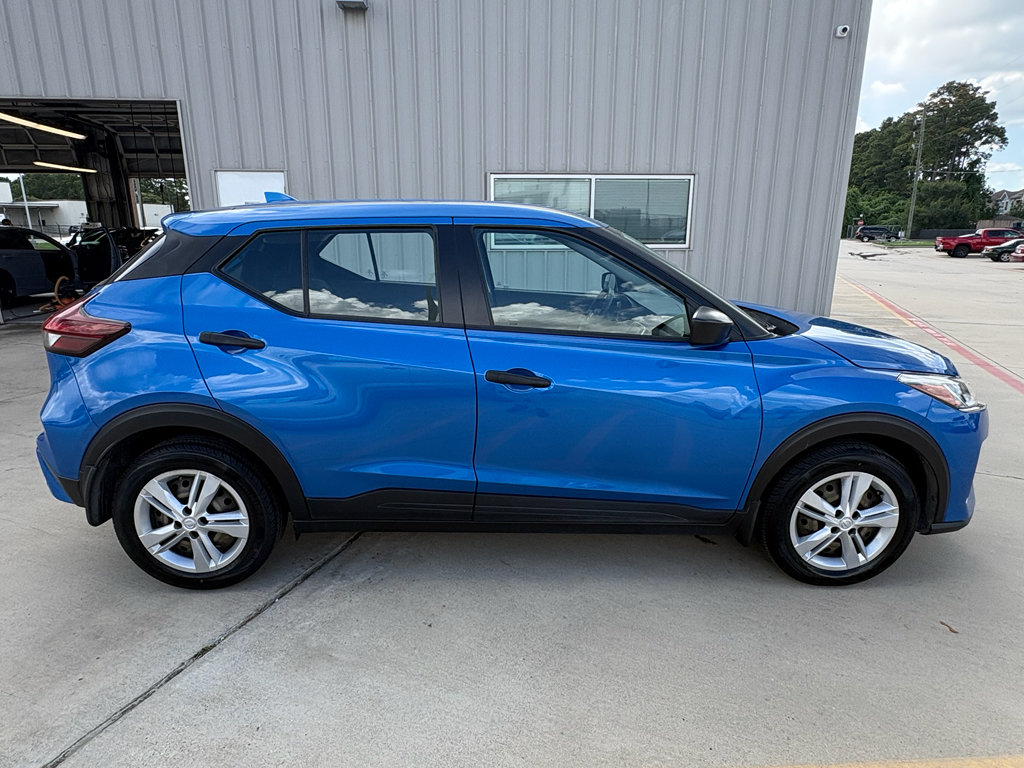Used 2024 Nissan Kicks S FWD image 9