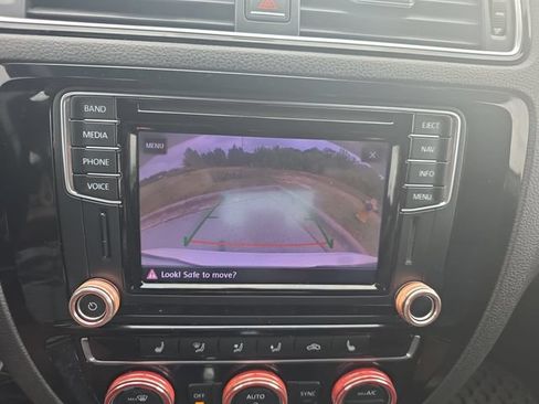 Used 2017 Volkswagen Jetta GLI FWD image 23