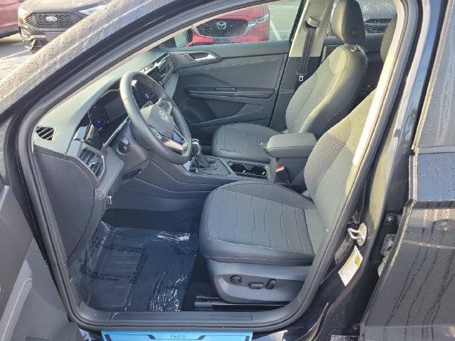Certified 2026 Volkswagen Taos SE FWD image 16