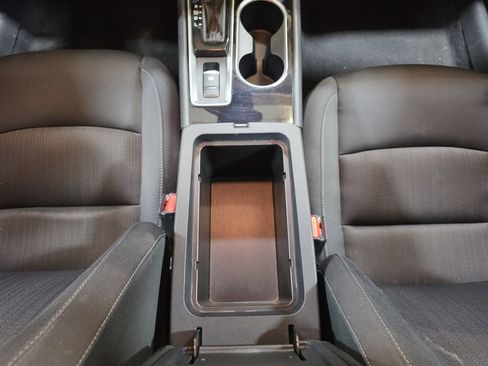 Used 2024 Nissan Altima 2.5 SV AWD/4WD image 16