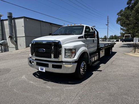 New 2026 Ford F650 2WD SuperCab Super Duty image 4